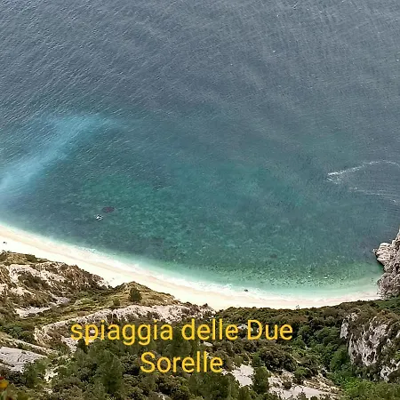 Daire Nel Blu Dipinto Di Blu Porto Recanati