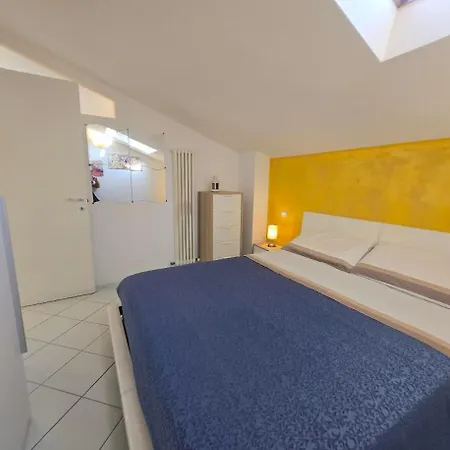 Nel Blu Dipinto Di Blu * Porto Recanati