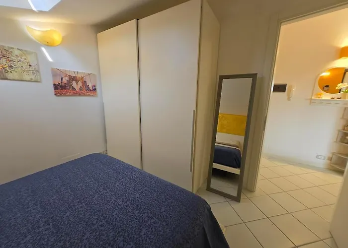 Nel Blu Dipinto Di Blu * Porto Recanati